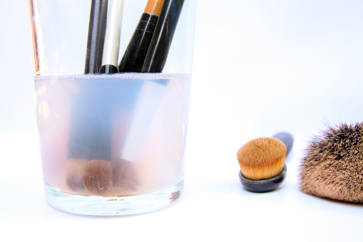 How To Clean Makeup Brushes And