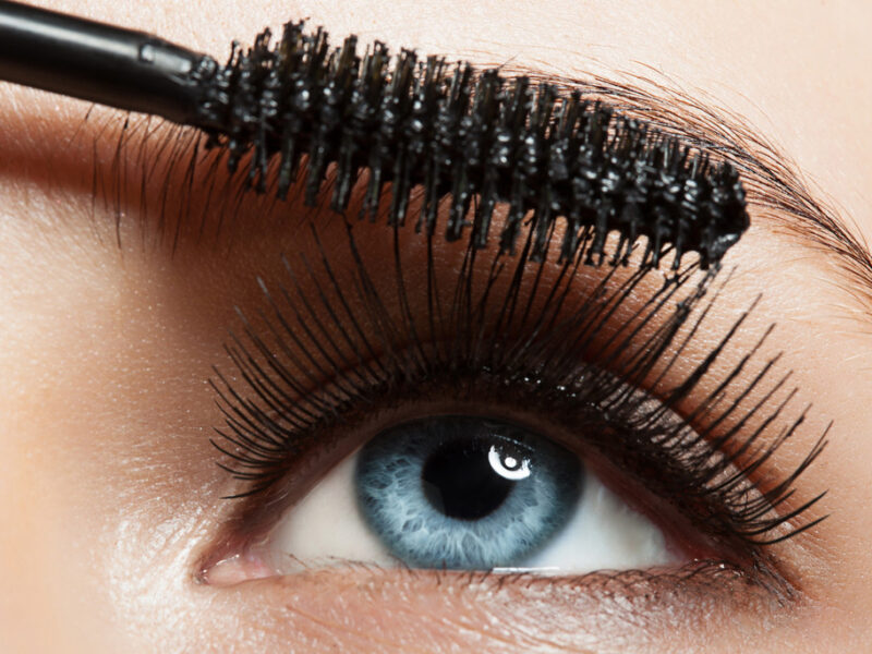 Waterproof-mascara-how-it-works-and-how-to-get-it-off
